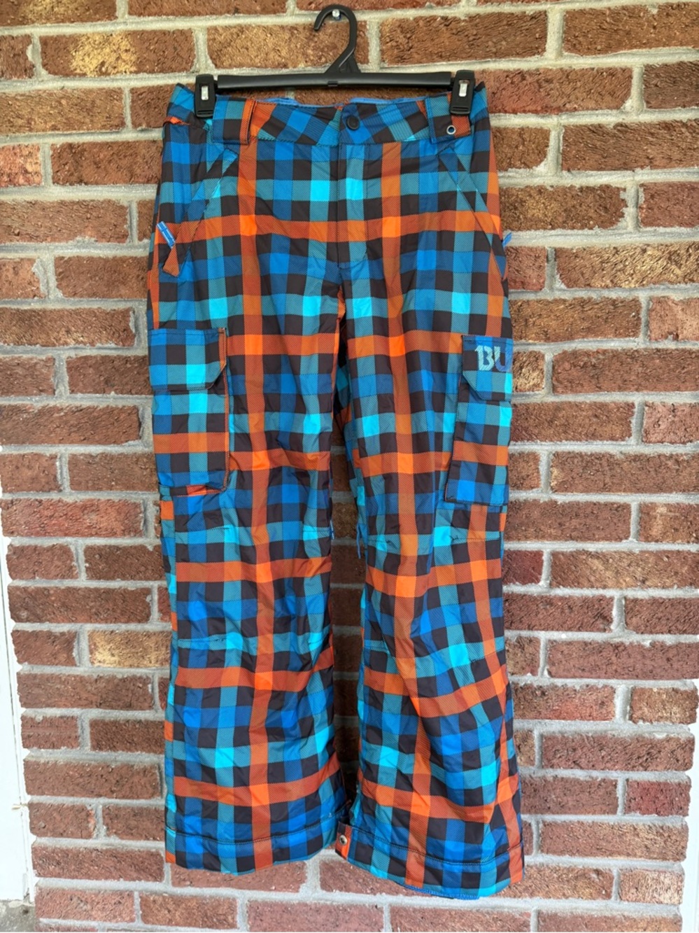 burton snow pants.  ski pants.  boys size xl.  orange. blue.